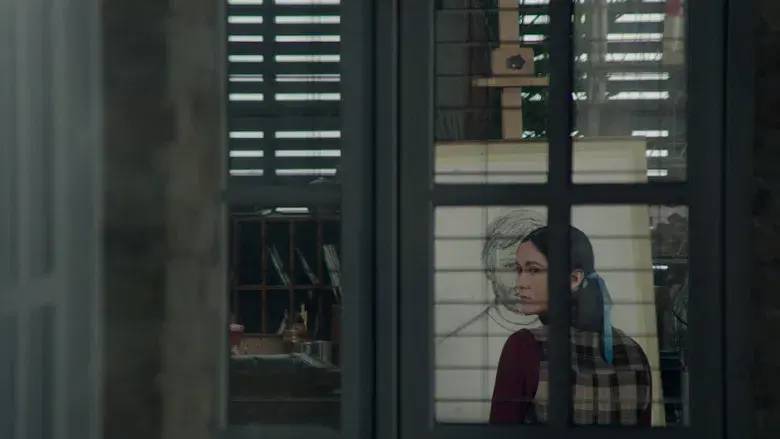 La huérfana: Primer asesinato - Fondo