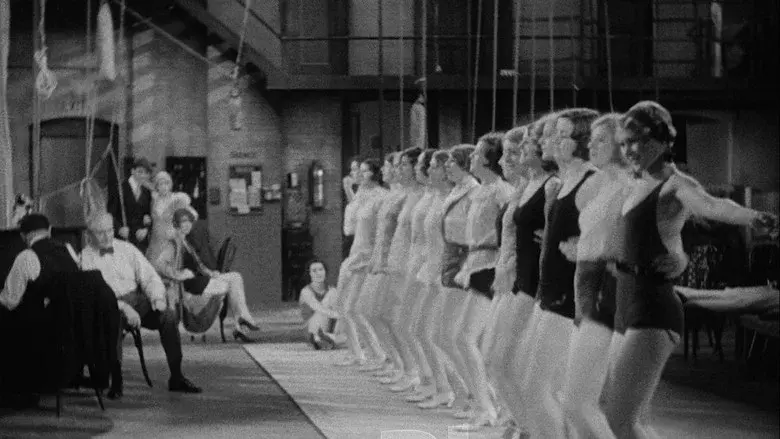 Glorifying the American Girl - Fondo