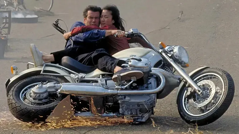 El mañana nunca muere - Fondo