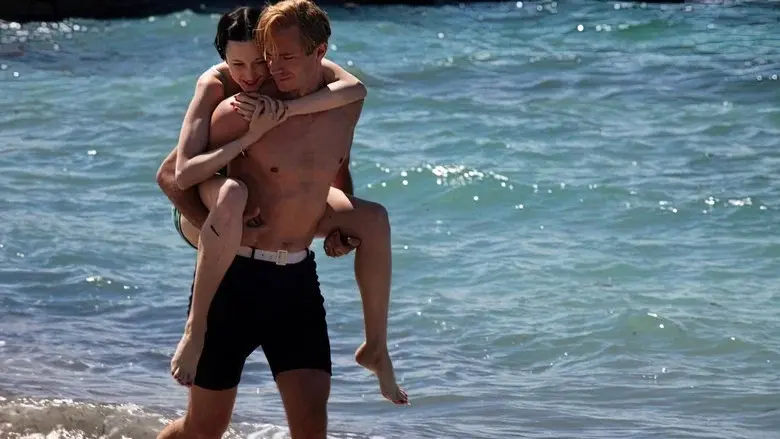 Wallis y Eduardo: El romance del siglo - Fondo