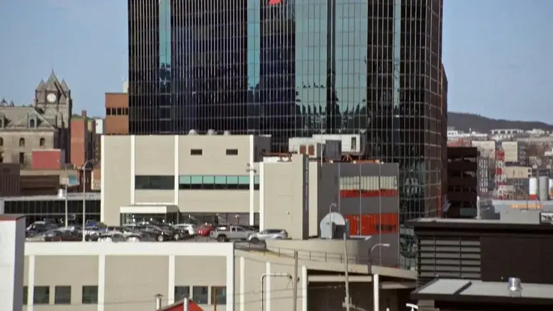 Asesinato, pensó ella