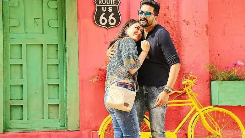 தில்லுக்கு துட்டு - Fondo