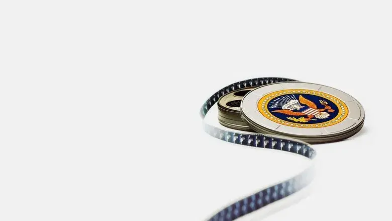 La cortina de humo - Fondo