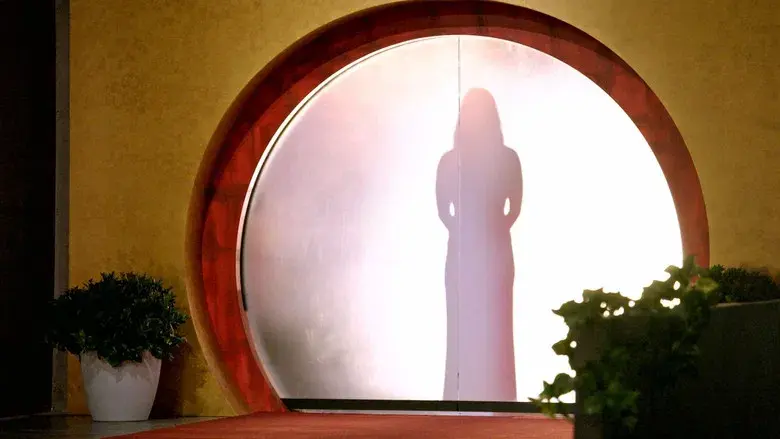 Love Is Blind - Fondo