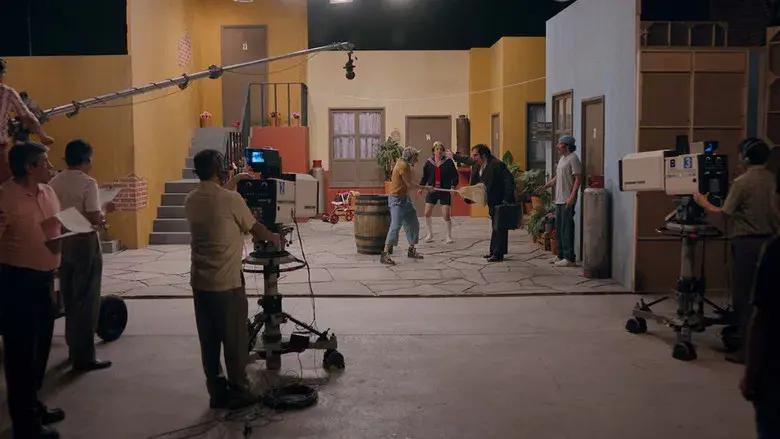 Chespirito: Sin querer queriendo - Fondo