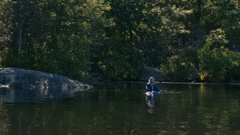 En realidad, nunca estuviste aquí - Fondo