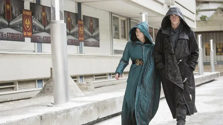 Los Juegos del Hambre: Sinsajo - Parte 2 - Fondo