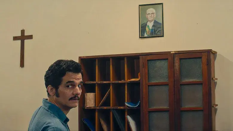 El agente secreto - Fondo