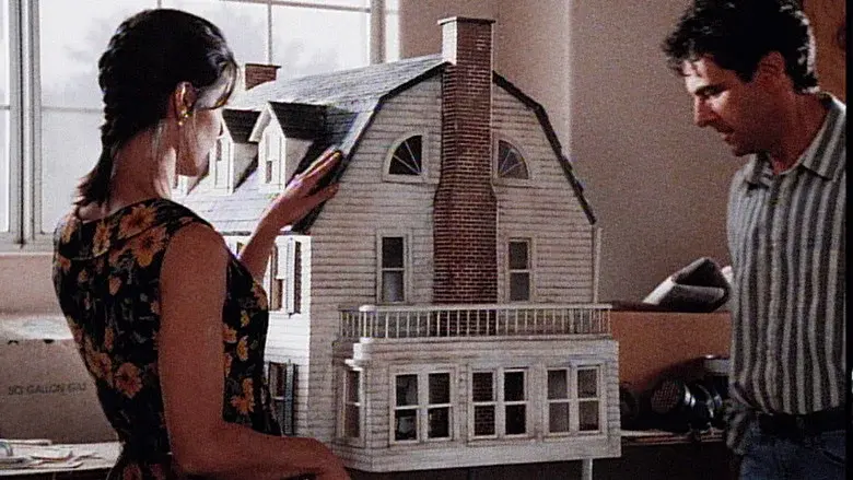 Amityville VIII: La casa de las muñecas - Fondo