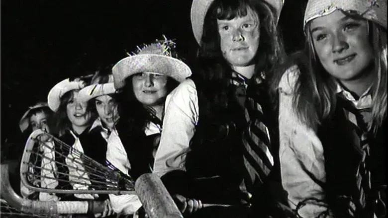The Pure Hell of St Trinian's - Fondo