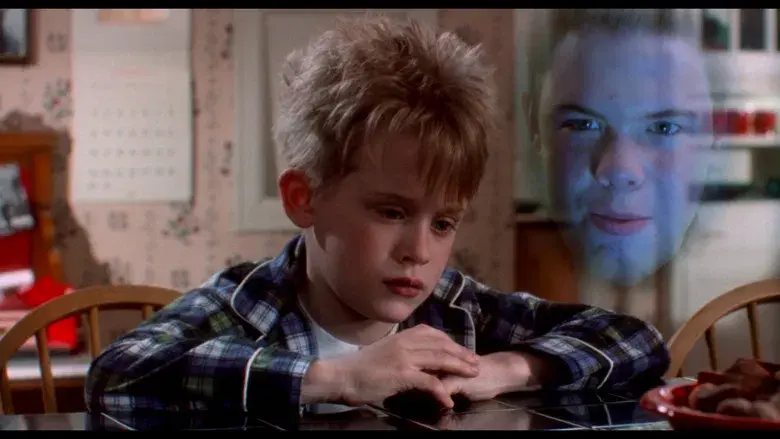 Solo en casa - Fondo