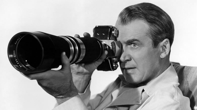 La ventana indiscreta - Fondo