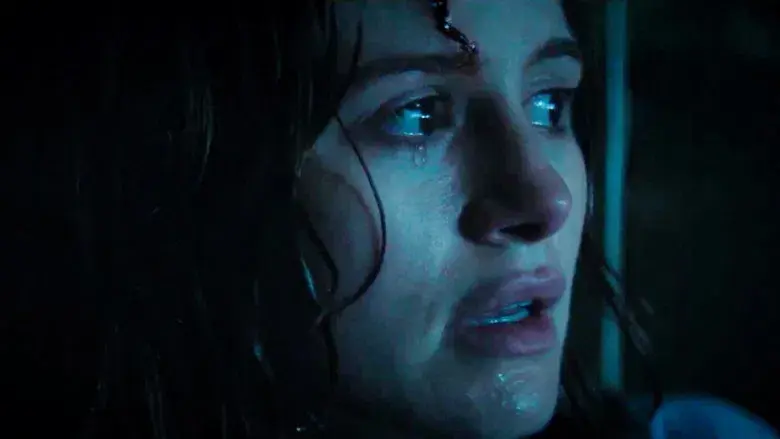 Strangers: Capítulo 2 - Fondo