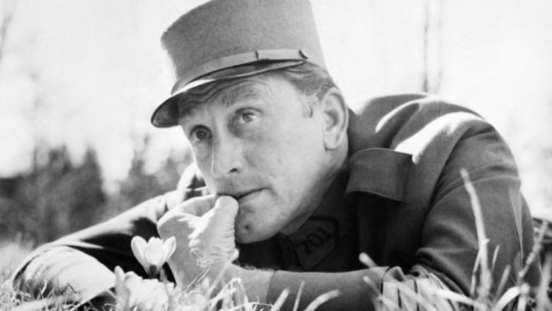 Senderos de gloria - Fondo