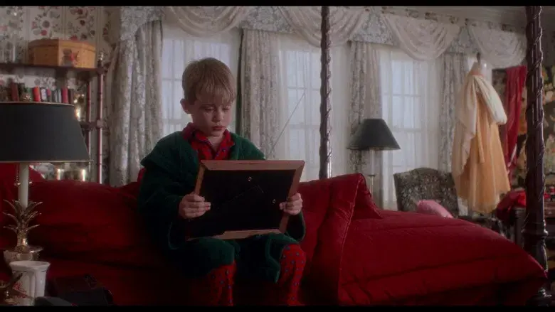 Solo en casa - Fondo