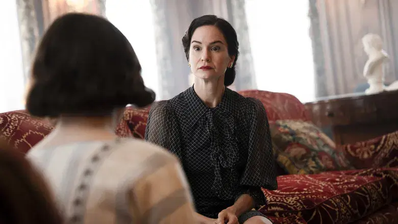 Fackham Hall - Fondo