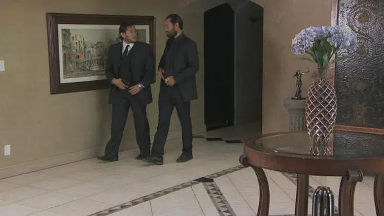 El Turco le confiesa a Ximena su amor