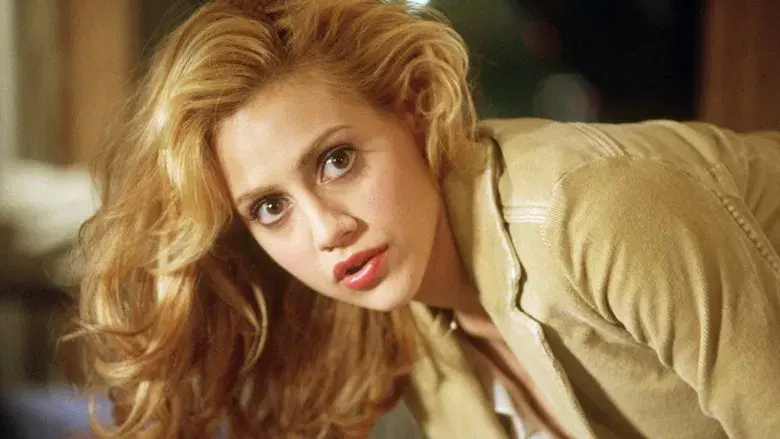 Niñera a la fuerza - Fondo