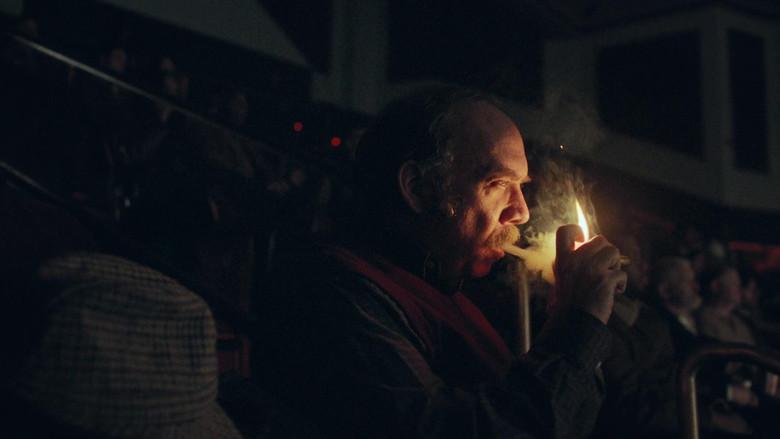 Los que se quedan - Fondo