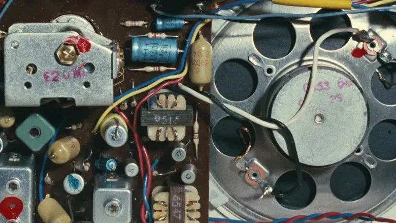 Dos o tres cosas que yo sé de ella - Fondo