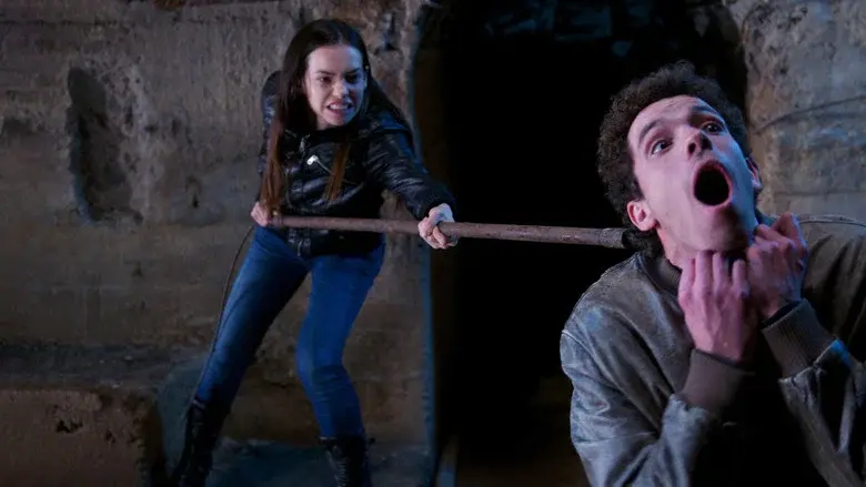 Escupiré sobre tu tumba 2 - Fondo