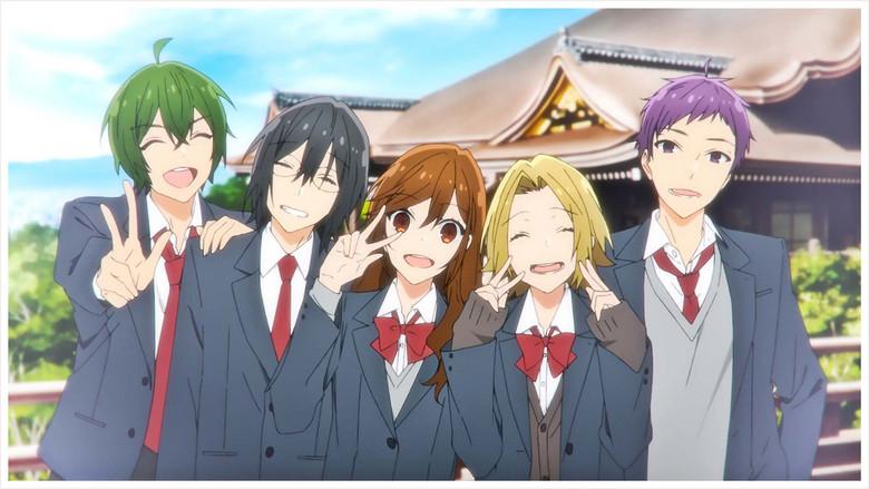 Horimiya: The Missing Pieces - Fondo