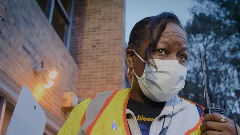 El diablo está ocupado - Fondo