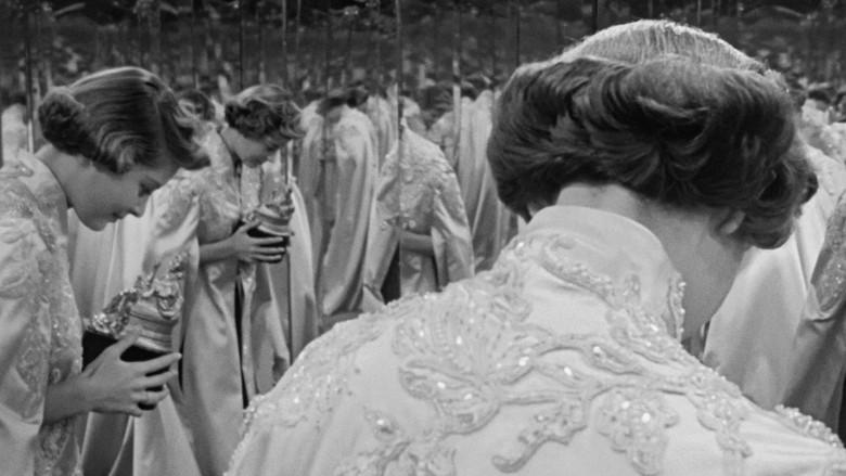 Eva al desnudo - Fondo