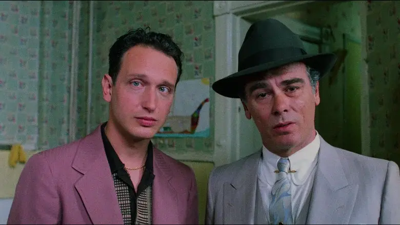 Casada con todos - Fondo