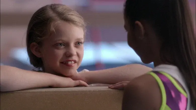 McKenna, directa a las estrellas - Fondo