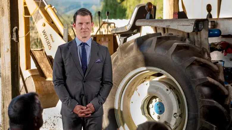 Signed, Sealed, Delivered: Home Again - Fondo