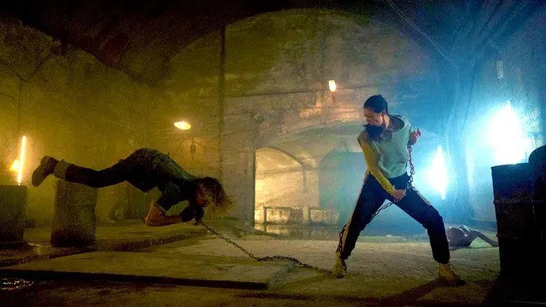 Accident Man: De vacaciones - Fondo