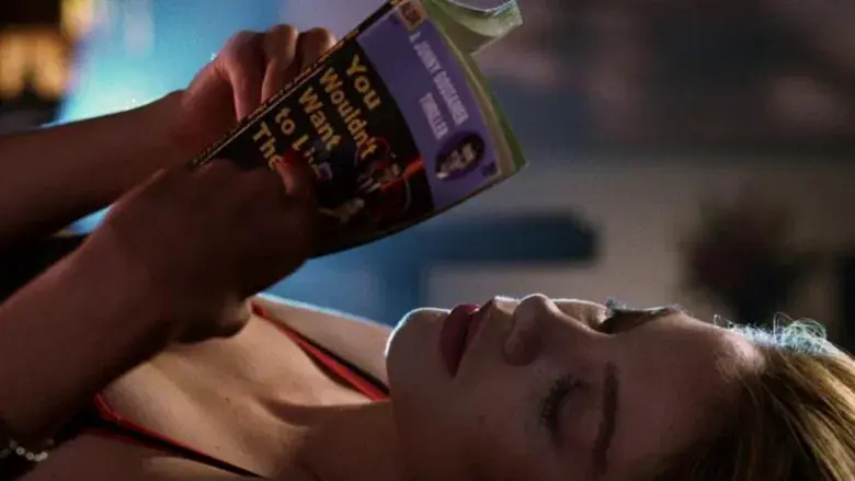 Kiss Kiss Bang Bang - Fondo