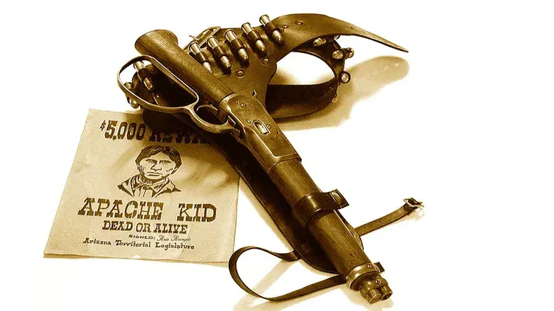 Randall, el justiciero - Fondo