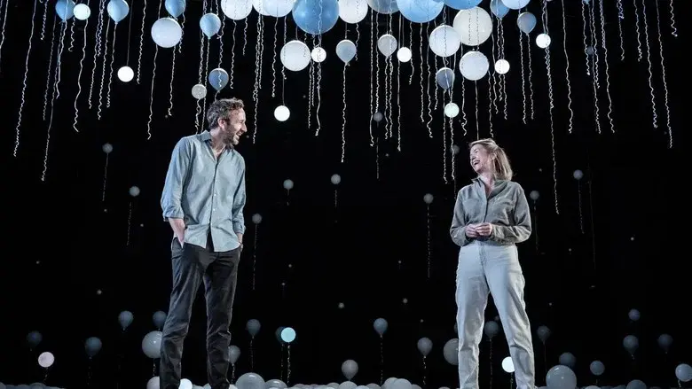 National Theatre Live: Constellations - Fondo