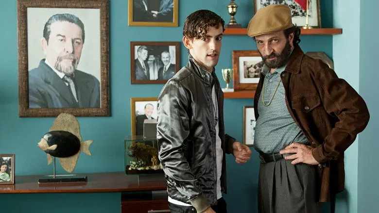 Club de Cuervos - Fondo