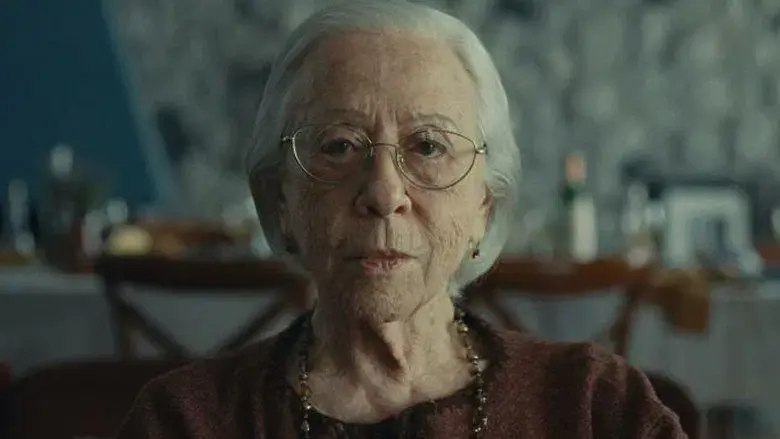 Aún estoy aquí - Fondo