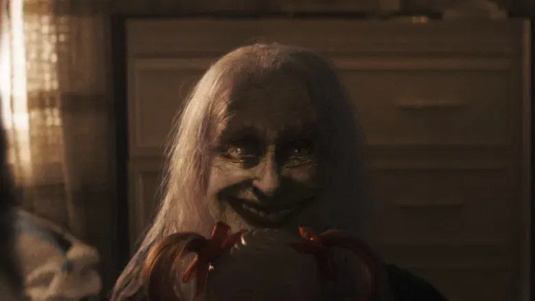 Expediente Warren: El último rito - Fondo