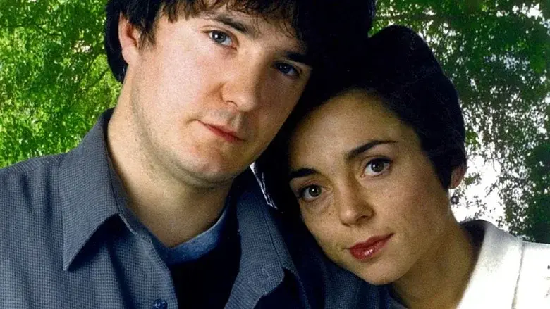 How Do You Want Me? - Fondo