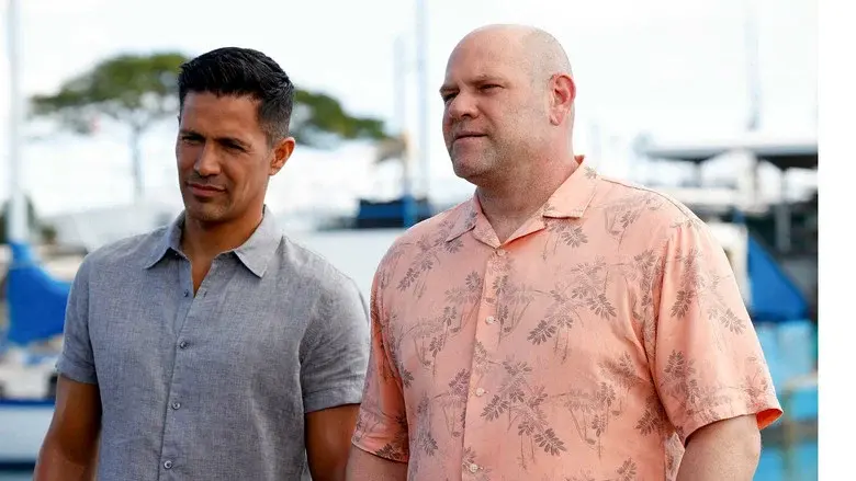 Tumbas superficiales, aguas profundas