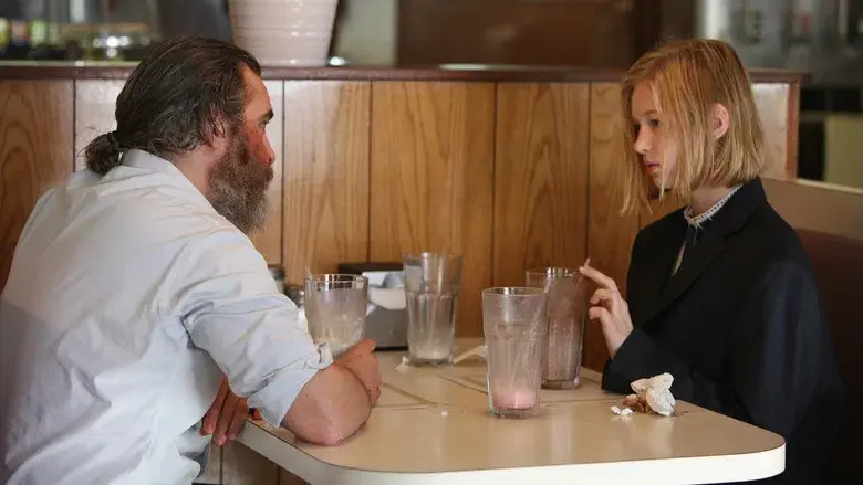 En realidad, nunca estuviste aquí - Fondo