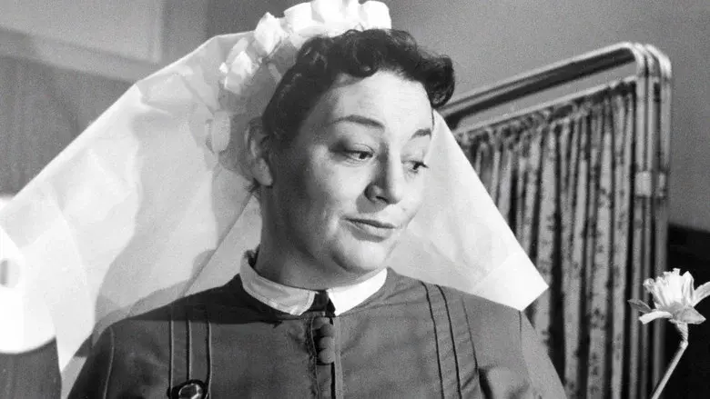 Carry On Nurse - Fondo