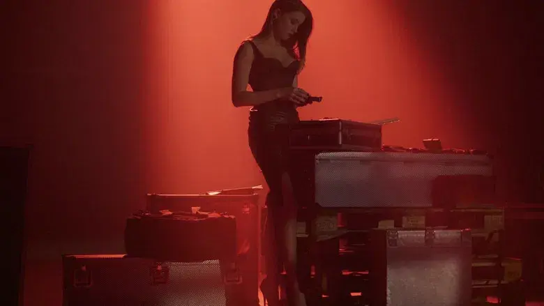 3 días para matar - Fondo