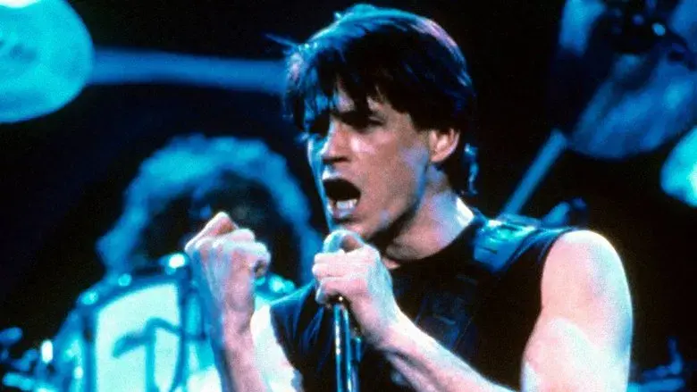 Eddie y los Cruisers 2 - Fondo