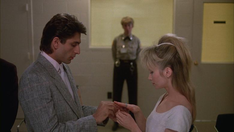 Y la creó para el escándalo - Fondo