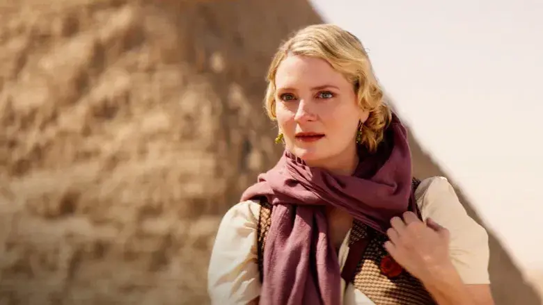 Asesinato en la Embajada - Fondo