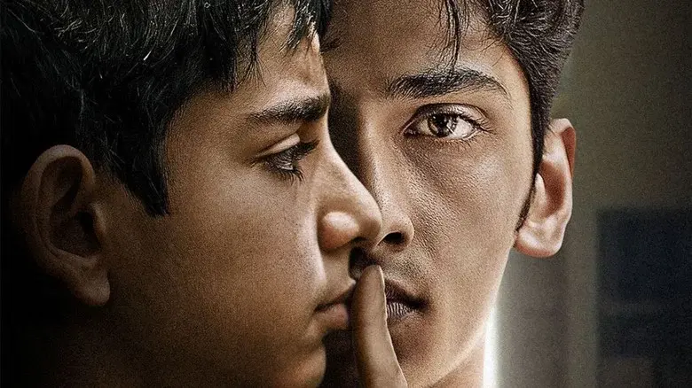 School of Lies - Fondo