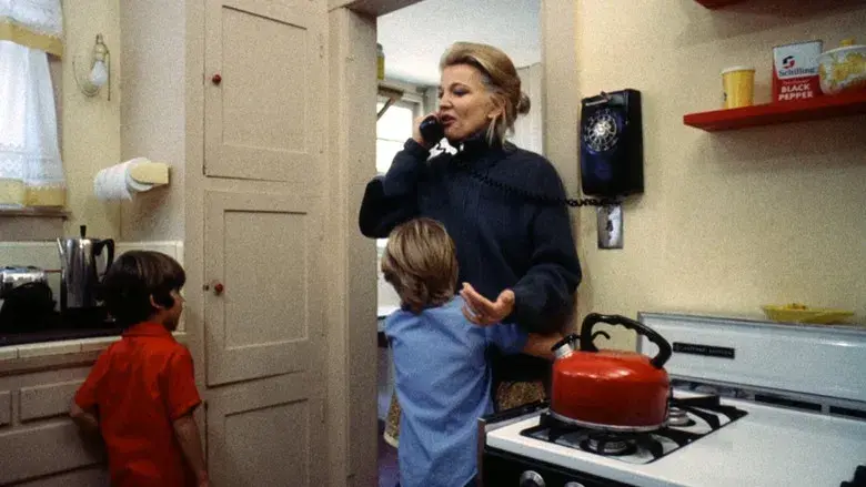 Una mujer bajo la influencia - Fondo