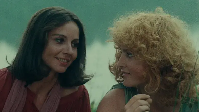 Una canta, la otra no - Fondo