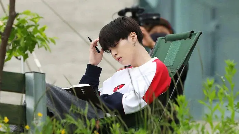 BTS In the SOOP - Fondo